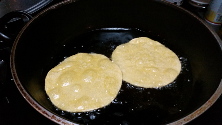 Frying the shells in the oil